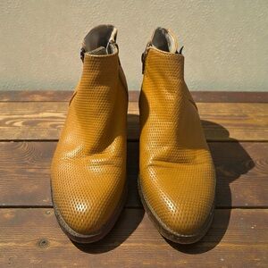 Sundance Women's Zip Perforated Mustard Leather Calf Booties Size 40/10 - 10.5